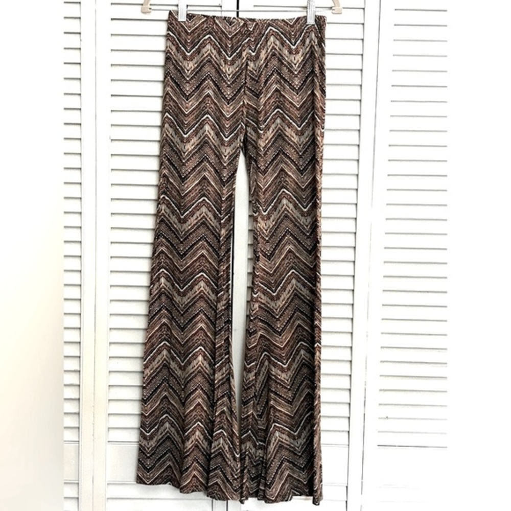 Tparty‎ bell bottomed leggings size L previously loved and good condition